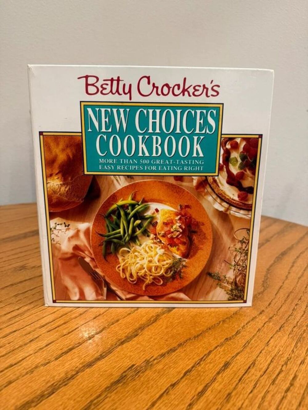 Vintage 1993 Betty Crocker New Choices 5 Ring Binder Cookbook
